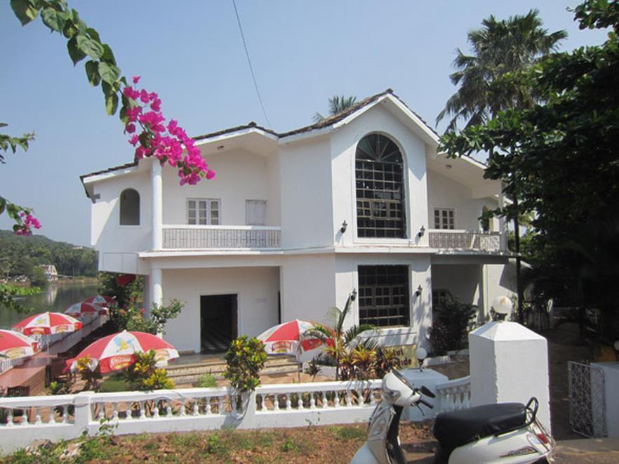 Hotel Riverside Baga Exterior photo